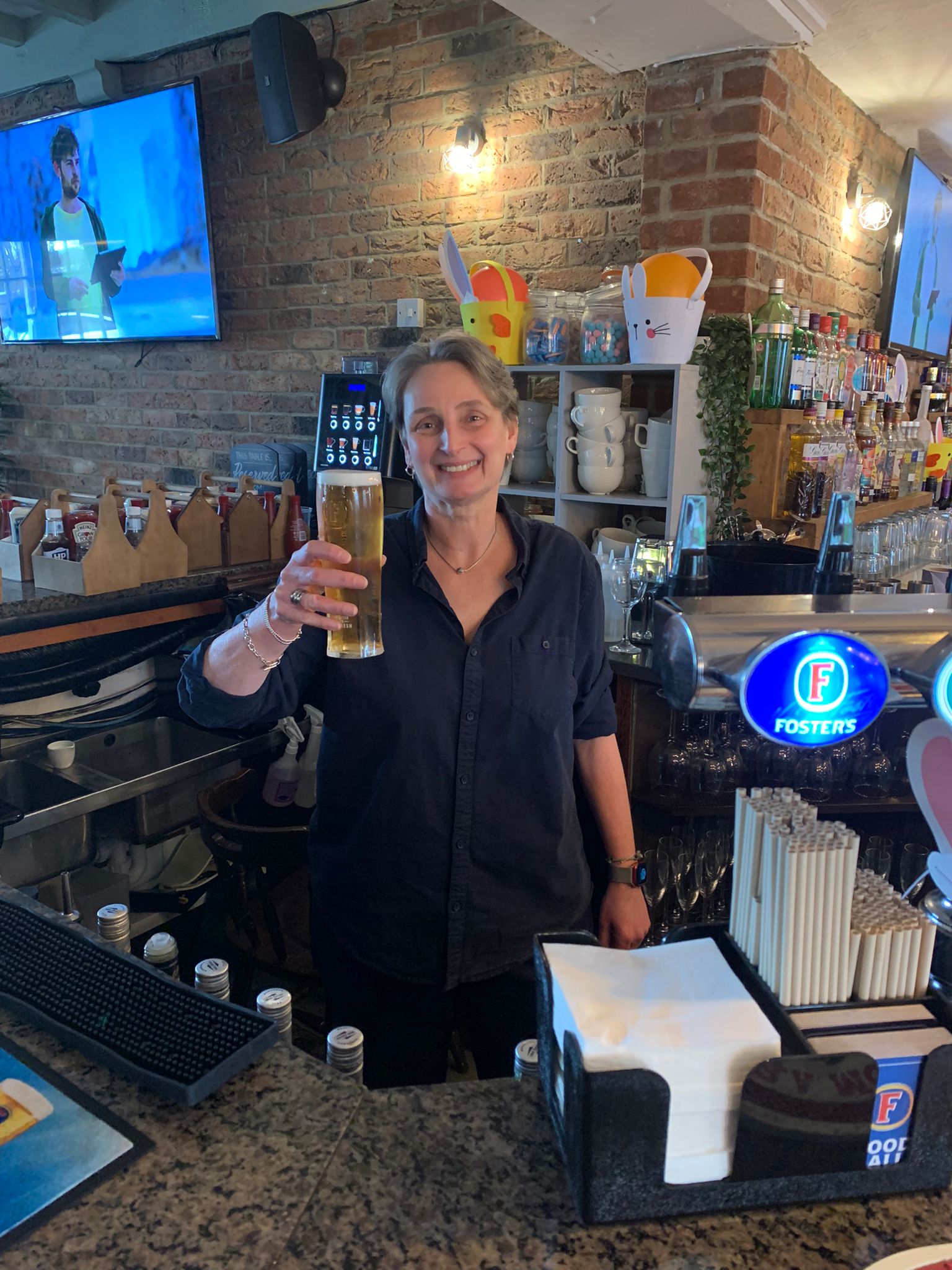 MP for Jarrow visits local pub Kate Osborne visits The Lord Nelson ...